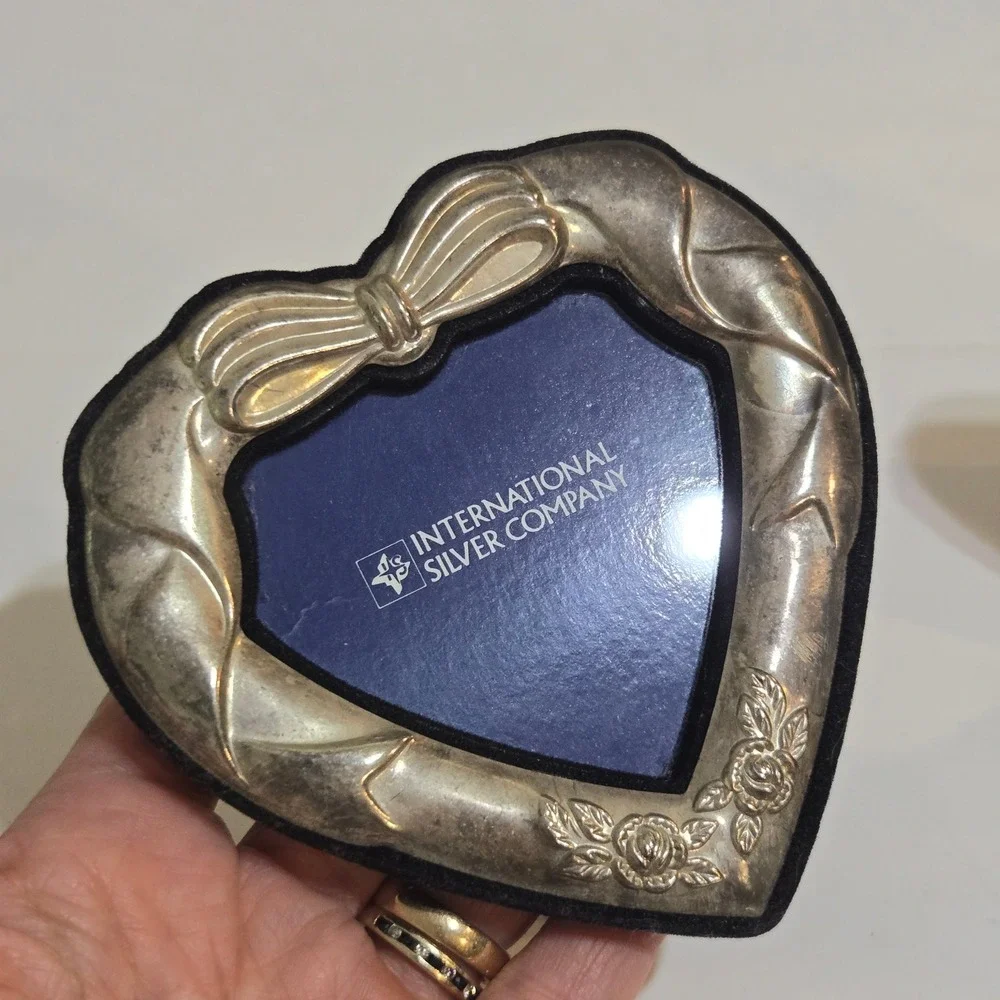 International Silver Plate Heart Picture Frame 4x4 Bow Rose Set 2 free standing